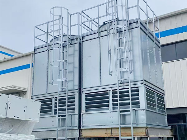 逆流闭式冷却塔