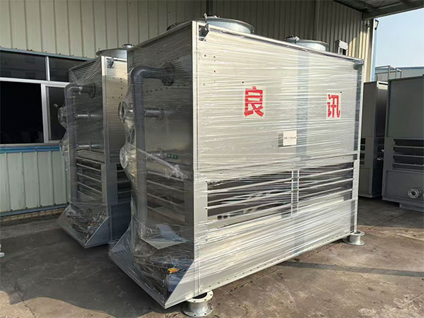 逆流闭式冷却塔